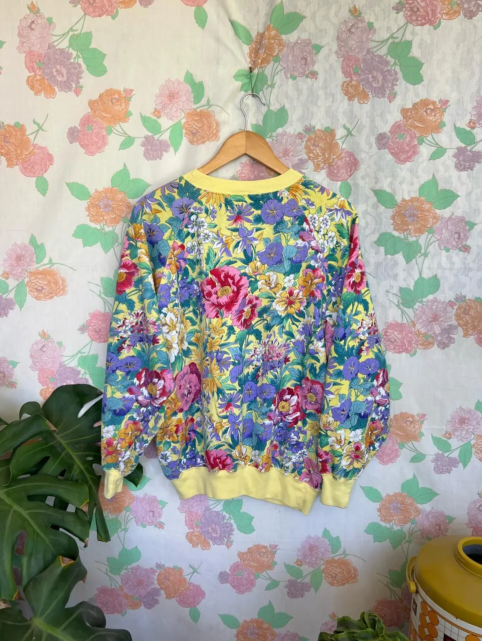 90's Yellow Flower Sweatshirt