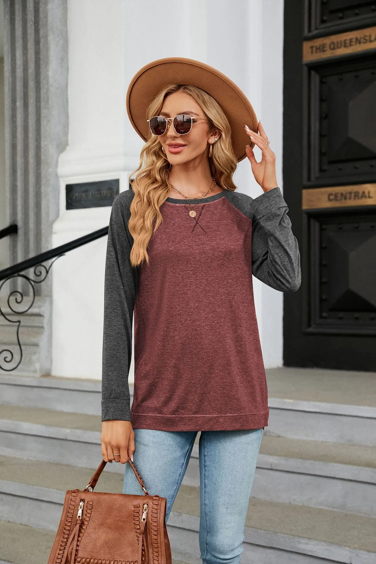 Contrast Color Long-Sleeved T-shirt Top