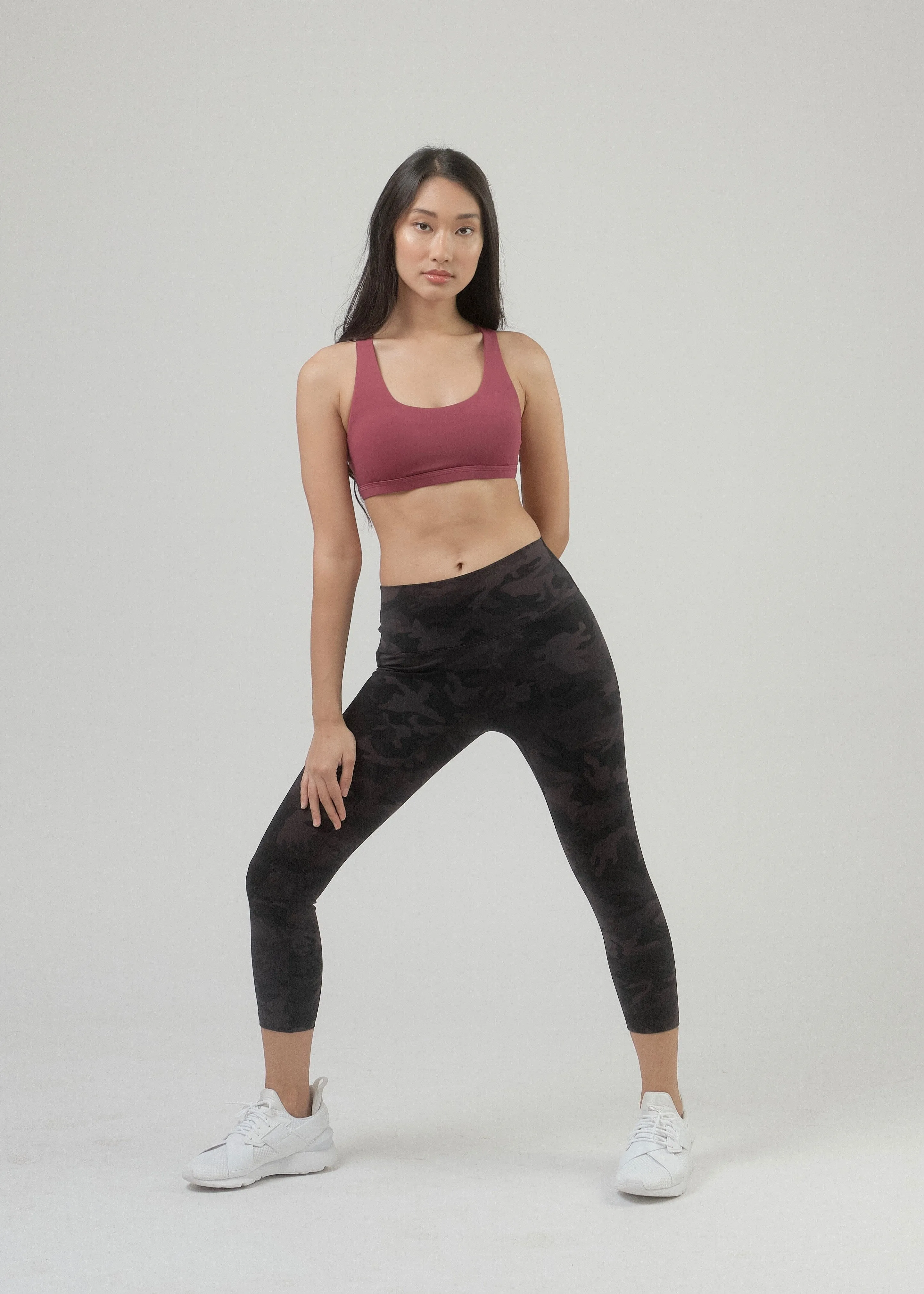 Easy Stretch Crop 21” *Seamless Leggings in Camo Black