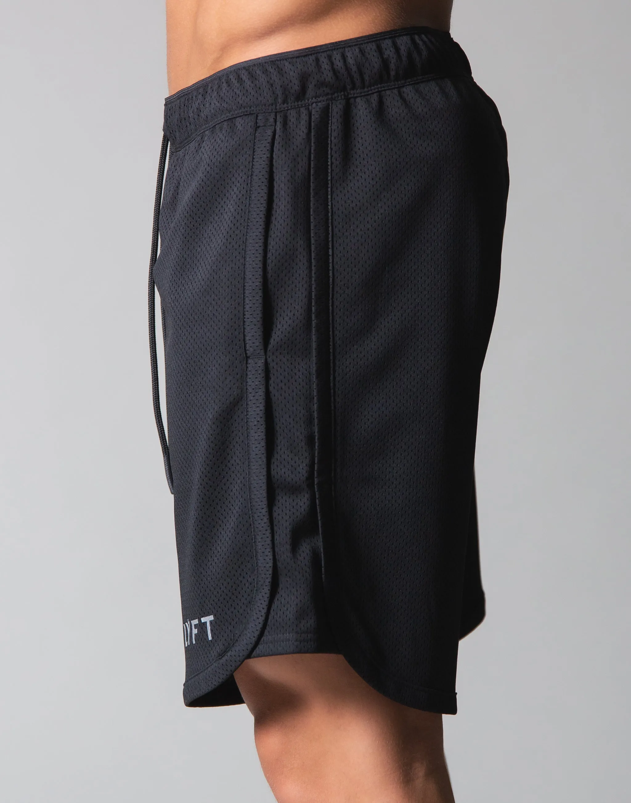 Wide Mesh Shorts - Black